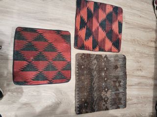 3 Cojines Kilim 2x 40x40 y 1x 50x50