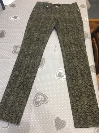 Pantaloni effetto pelle serpente