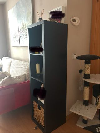 Mueble besta ikea oscuro+ estanteria.