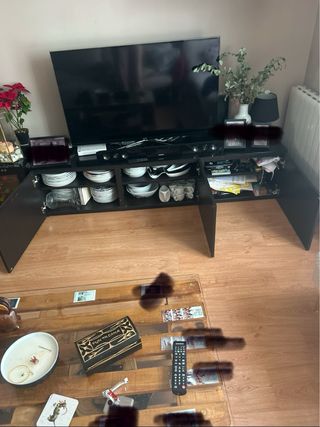 Mueble besta ikea oscuro+ estanteria.