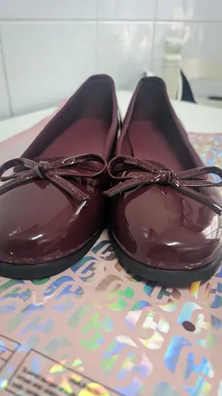 Bailarinas granates/burdeos charol lazo talla 37