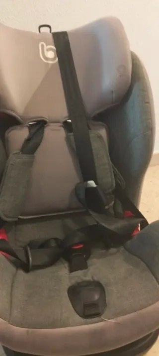 Silla coche bebé bajo precio me urge quitarla