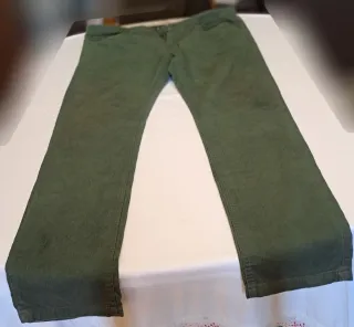 Pantaloni a coste verde oliva SLIM
