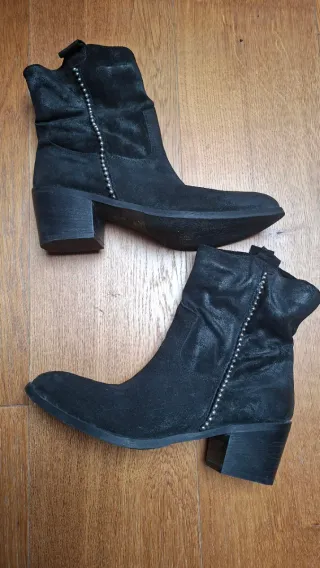 Stivaletti nabuk neri