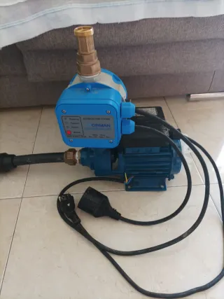 SÓLO VENTA EN PERSONA Bomba de agua azul