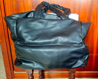 Bolso amplio Stradivarius polipiel