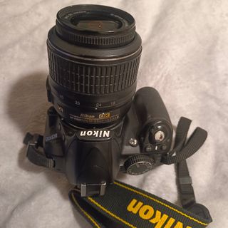 Cámara Nikon D3100 + Objetivo + Accesorios