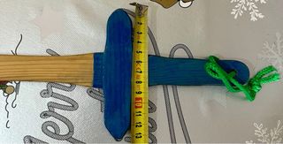 Espada de madera artesanal