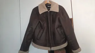 Chaqueta marrón con forro de borrego