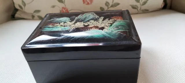 Antica scatolina filippina del XIX secolo