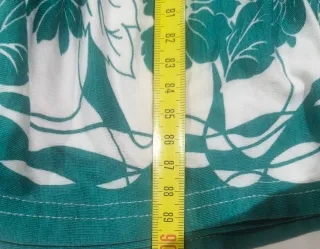 Vestido azul y blanco con flores