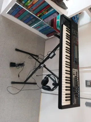 Teclado Roland JUNO-Gi