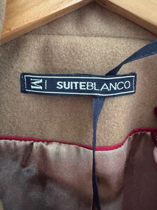 Abrigo SuiteBlanco Doble Botonadura Dorado