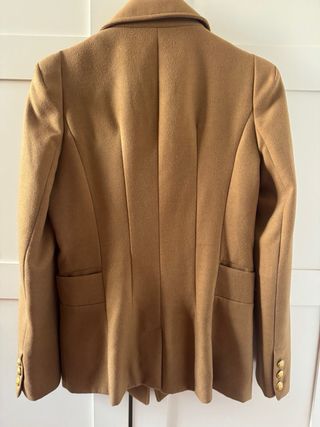 Abrigo SuiteBlanco Doble Botonadura Dorado