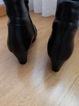 Botines negros talla 38