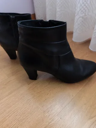 Botines negros talla 38