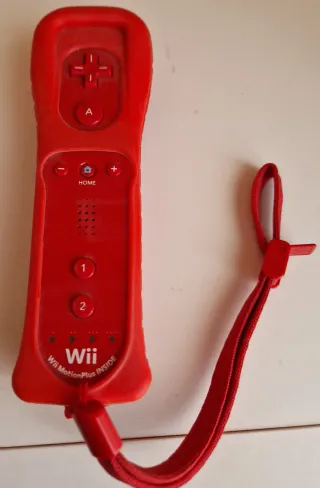 Nintendo Wii Mini Roja + Mando y varios