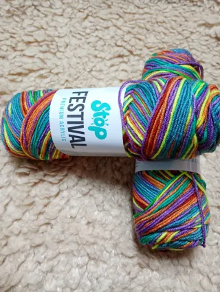 5 ovillos Katia Festival 205