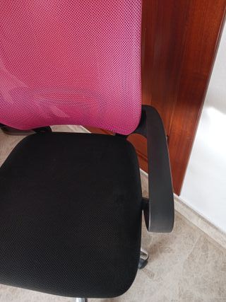 Silla de oficina con ruedas