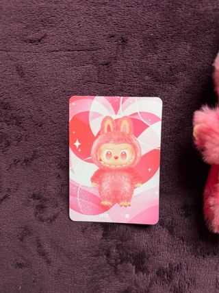 Labubu Big Into Energy Rojo