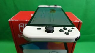 Nintendo Switch OLED Blanca + Caja y Accesorios