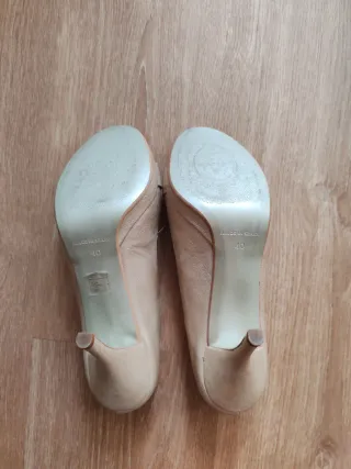 Zapatos de piel con tacón Sanse beige/dorados