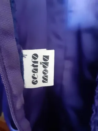 Vestido morado con volantes