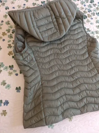 Chaleco acolchado Bludis verde menta