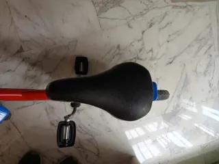 Bicicleta infantil roja