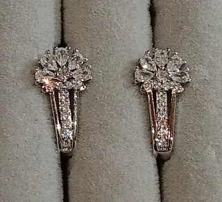 Pendientes de plata con circonitas.
