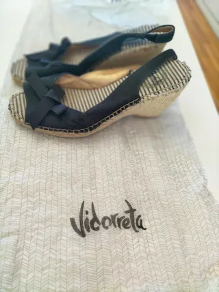 Sandalias cuña Vidorreta Talla 36 Negras