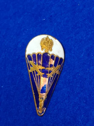 Insignias y pins de paracaidismo