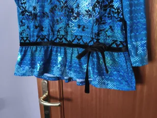 Camiseta larga estampada azul