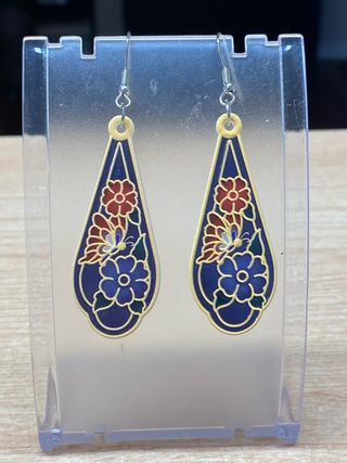 Pendientes largos diseño floral azul y rojo