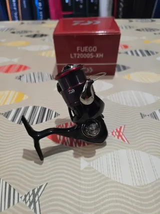 CARRETE DAIWA FUEGO LT2000S-XH