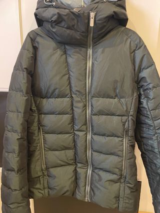 Chaqueta Helly Hansen plumífera verde Talla M