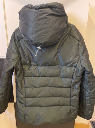 Chaqueta Helly Hansen plumífera verde Talla M