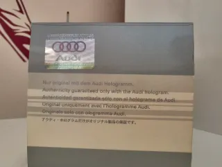 Miniatura Audi R8 Escala 1/43 Schuco