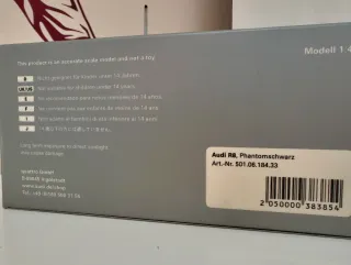 Miniatura Audi R8 Escala 1/43 Schuco