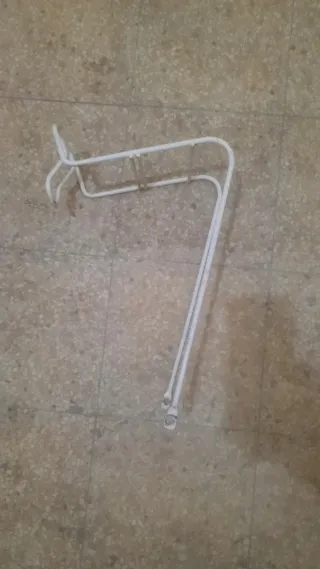 Portapacchi anteriore bianco