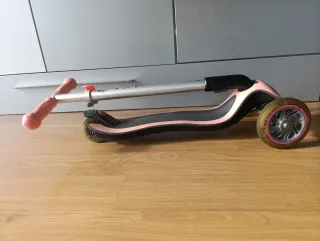 Patinete Globber 3 ruedas rosa