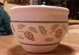 Vaso ceramica decorato fiori pigne