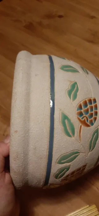 Vaso ceramica decorato fiori pigne