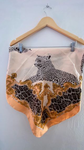 Pañuelo Leopardo y Dorado