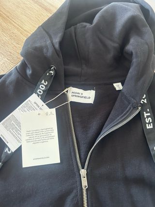 Sudadera con cremallera y capucha negra, hombre