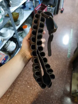 Cinturón de cuero para caza