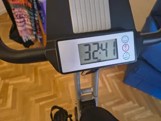 Bicicleta estática gris BCAN como nueva