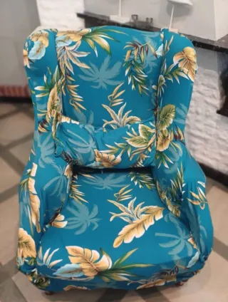 Butaca de salón de madera y tela