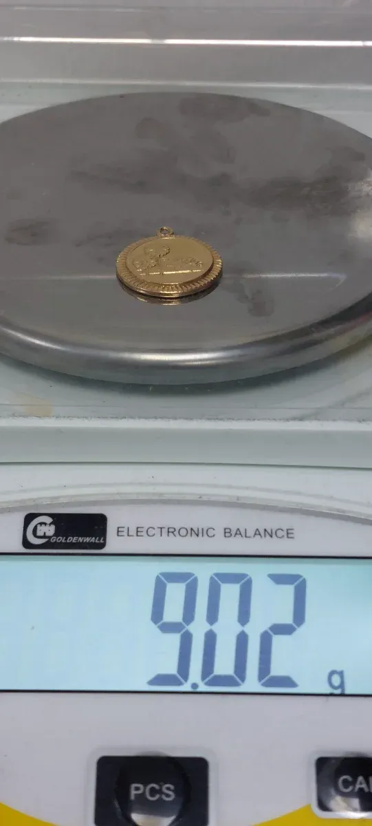 Medalla Oro 22K Flor y Paisaje