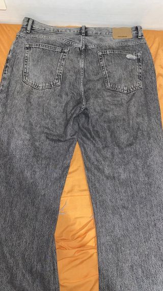 Pantalón vaquero gris